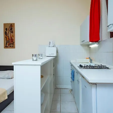 Appartamento Stunning In With Kitchen
