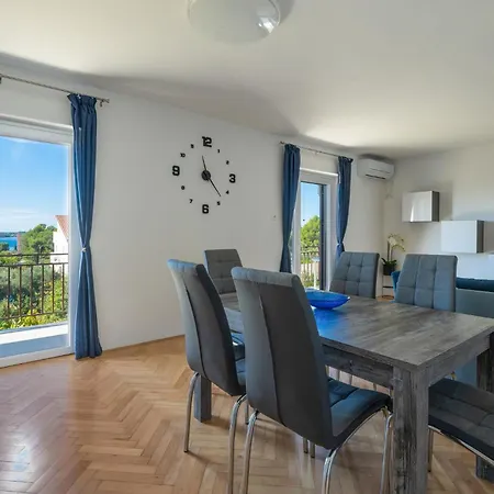 Lovely In With View