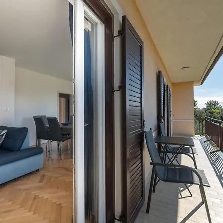 Lovely In With View Apartment